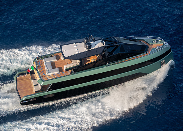 Ferretti Group at the Fort Lauderdale International Boat Show with two spectacular premieres for the American market. 
 
